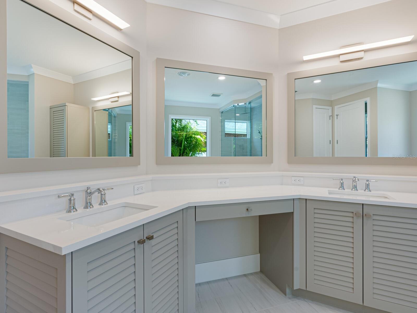 1637 HYDE PARK ST, SARASOTA, FL, 34239