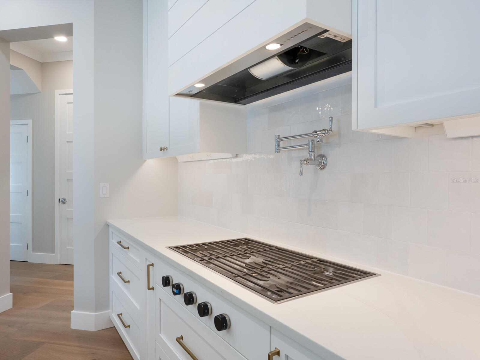 A4669446 Property Photo