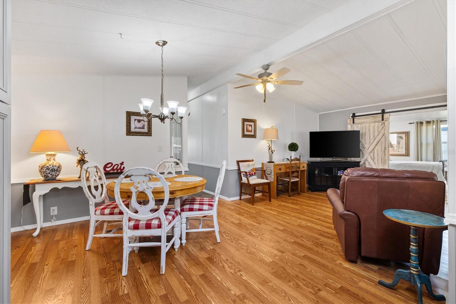 732 ROYAL PALM AVE, LADY LAKE, FL, 32159