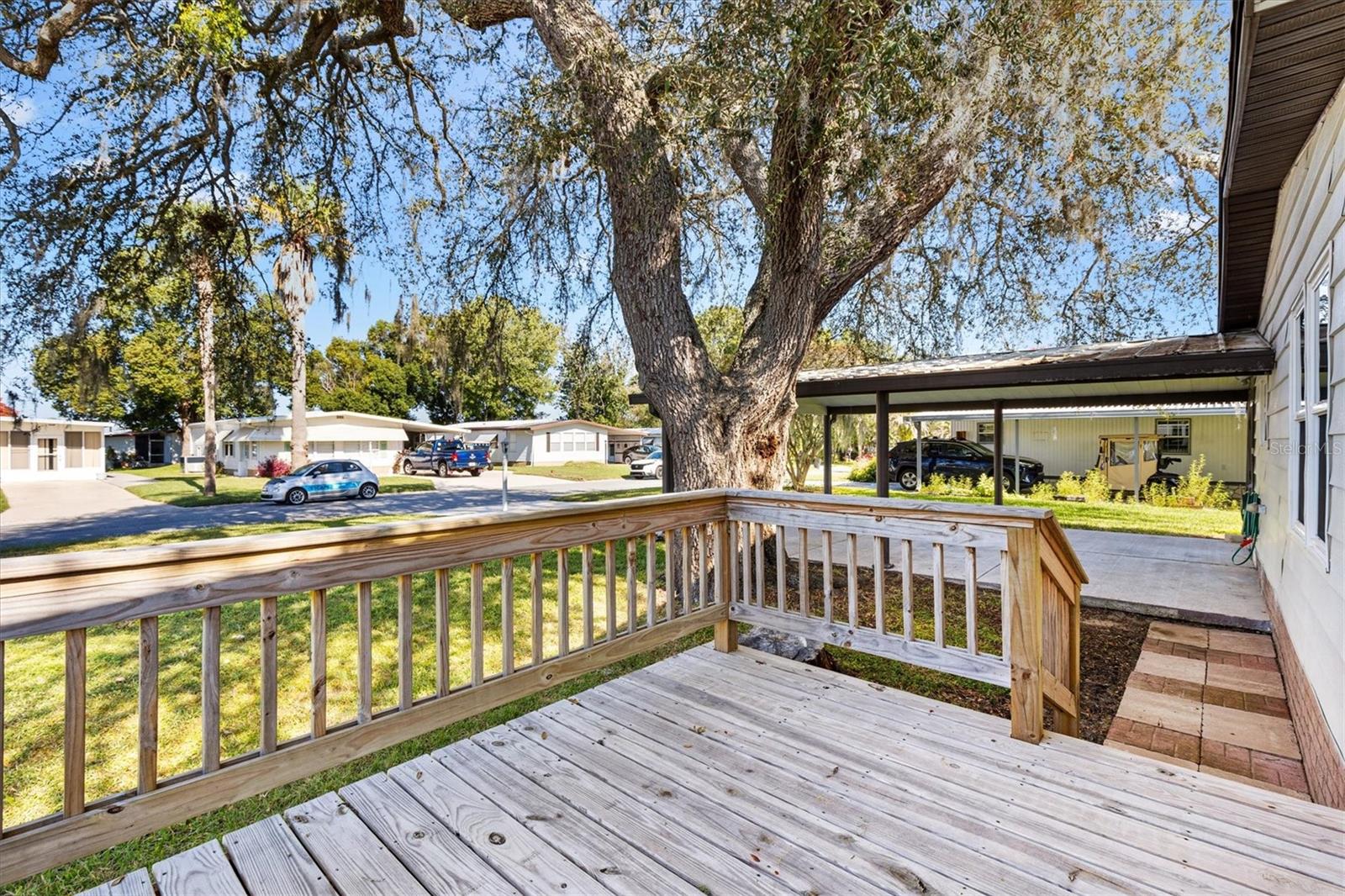 732 ROYAL PALM AVE, LADY LAKE, FL, 32159