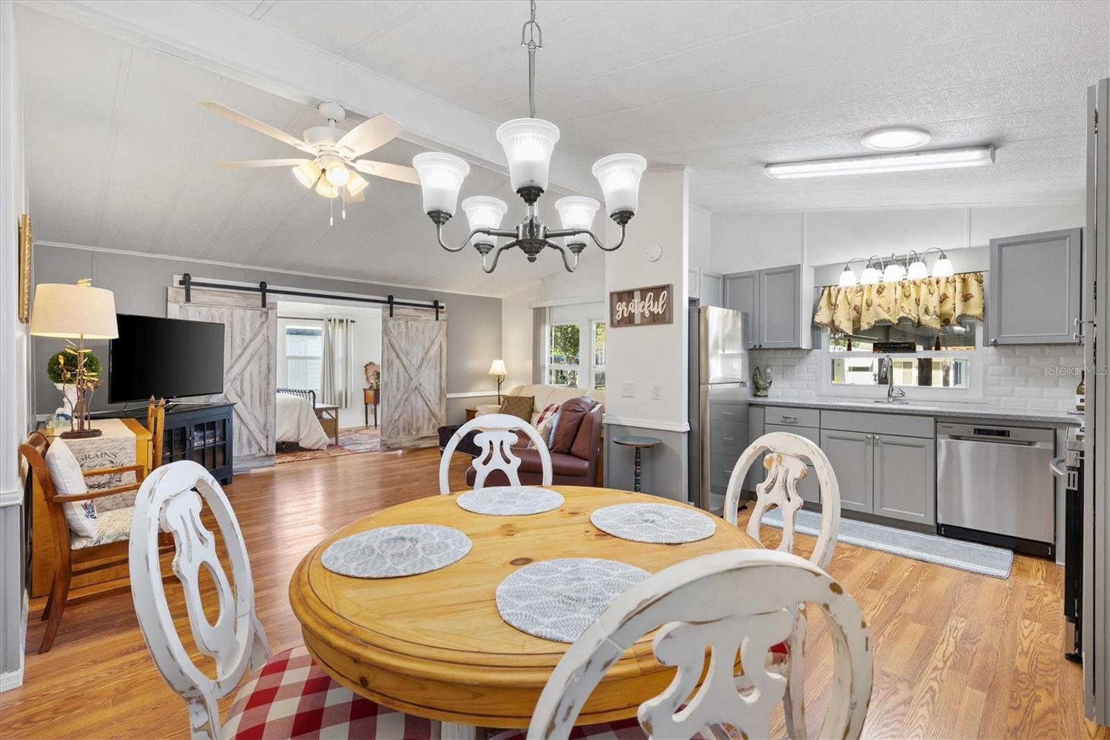 732 ROYAL PALM AVE, LADY LAKE, FL, 32159