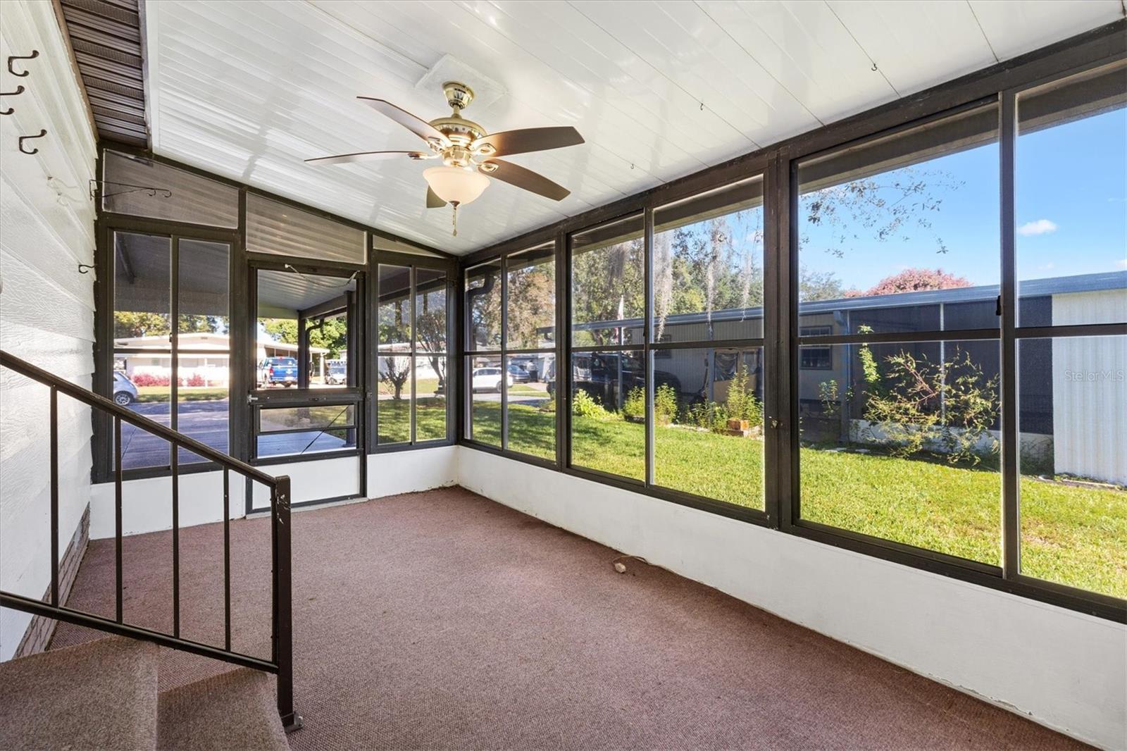 732 ROYAL PALM AVE, LADY LAKE, FL, 32159