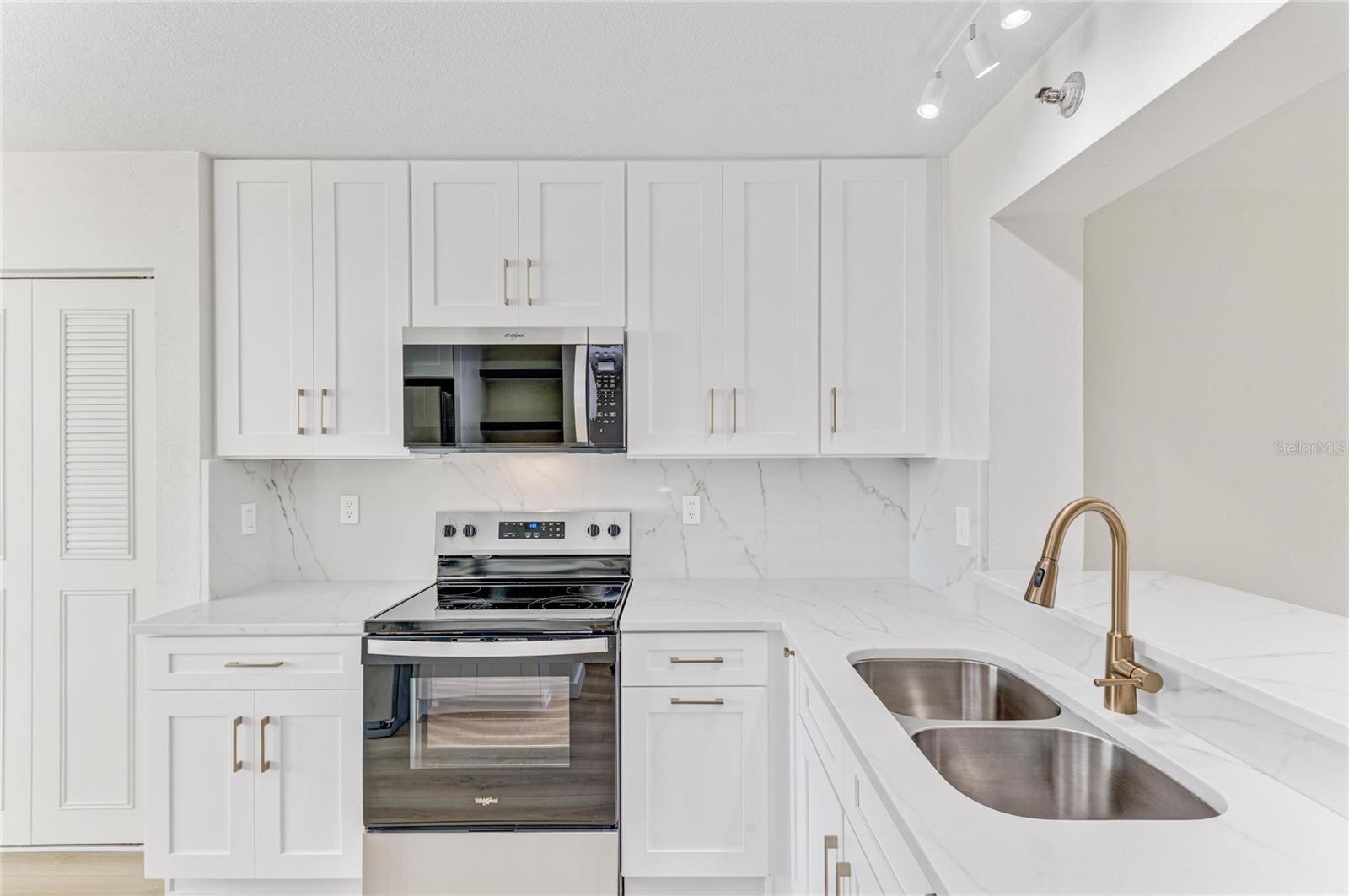 4460 FAIRWAYS BLVD #404, BRADENTON, FL, 34209