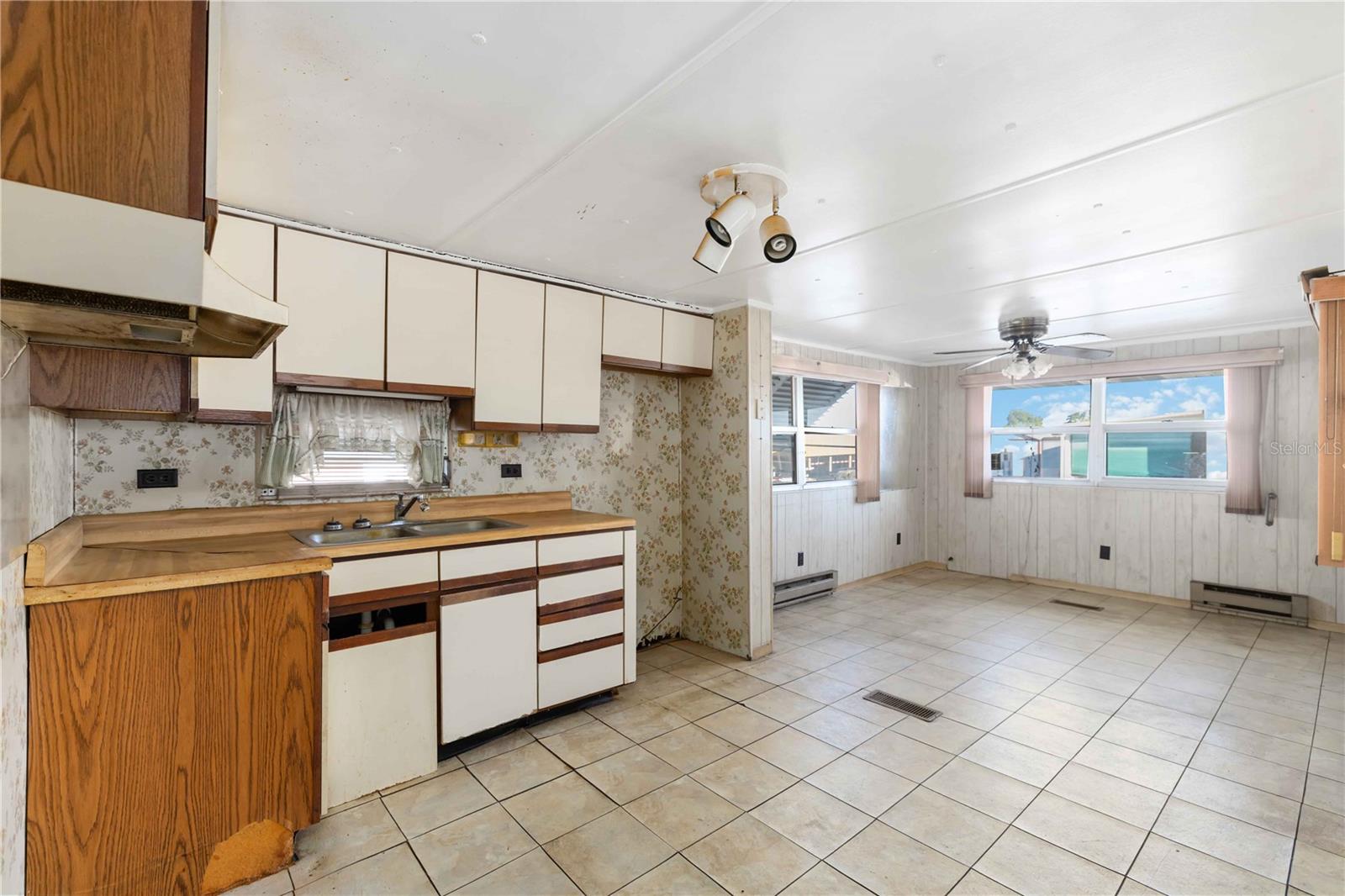 A4669454 Property Photo