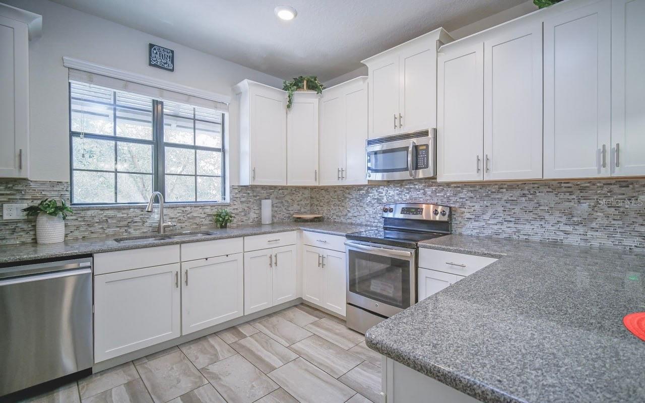 1325 SHINNECOCK HILLS DR, DAVENPORT, FL, 33896