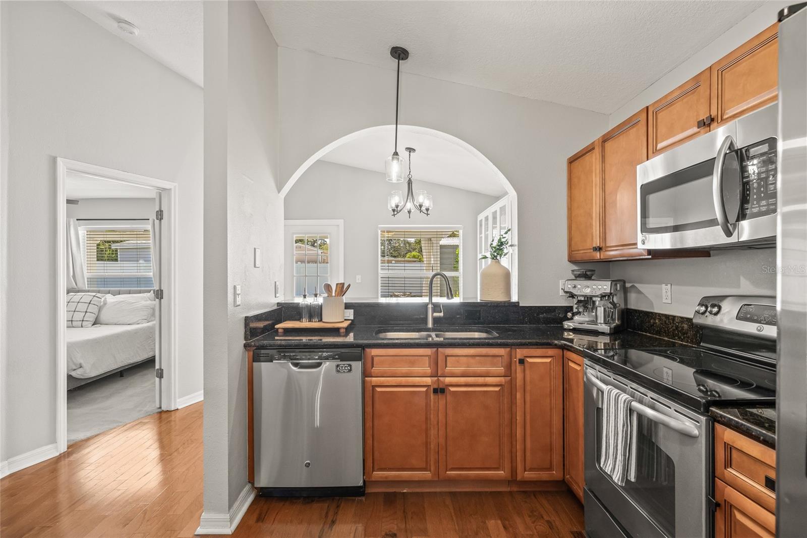 346 46TH AVE N, ST PETERSBURG, FL, 33703