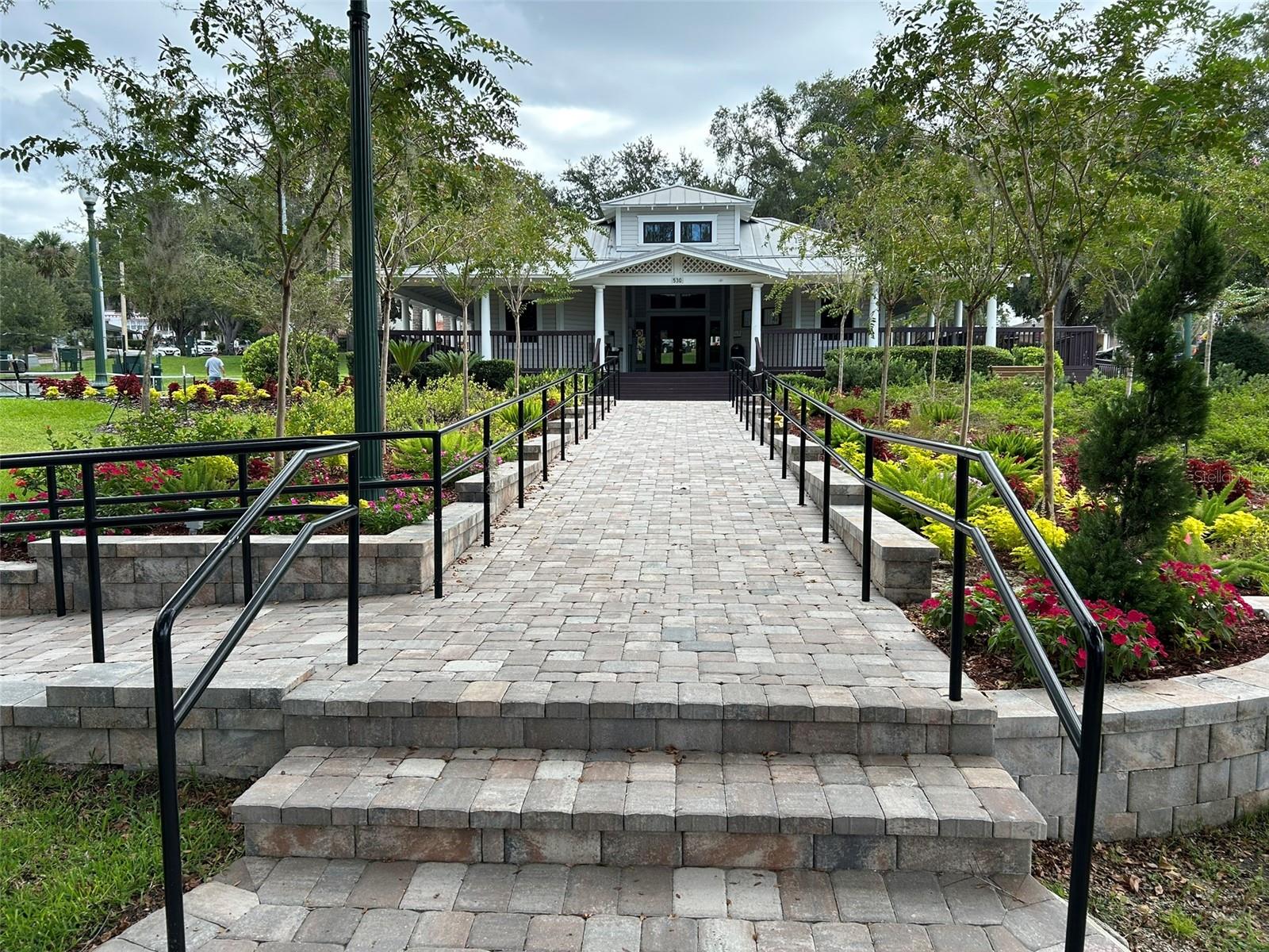 229 E 6TH AVE, MOUNT DORA, FL, 32757