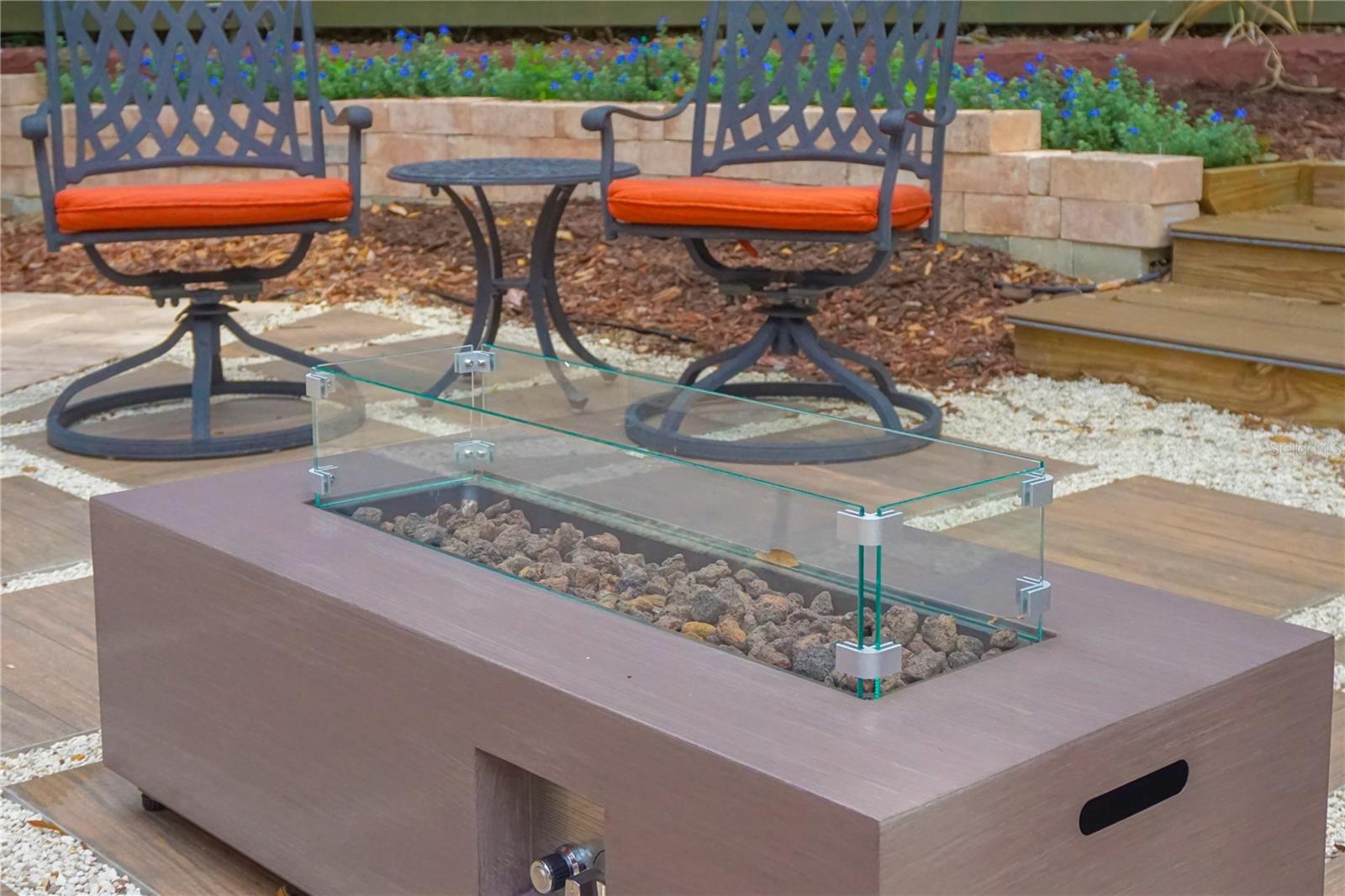 229 E 6TH AVE, MOUNT DORA, FL, 32757