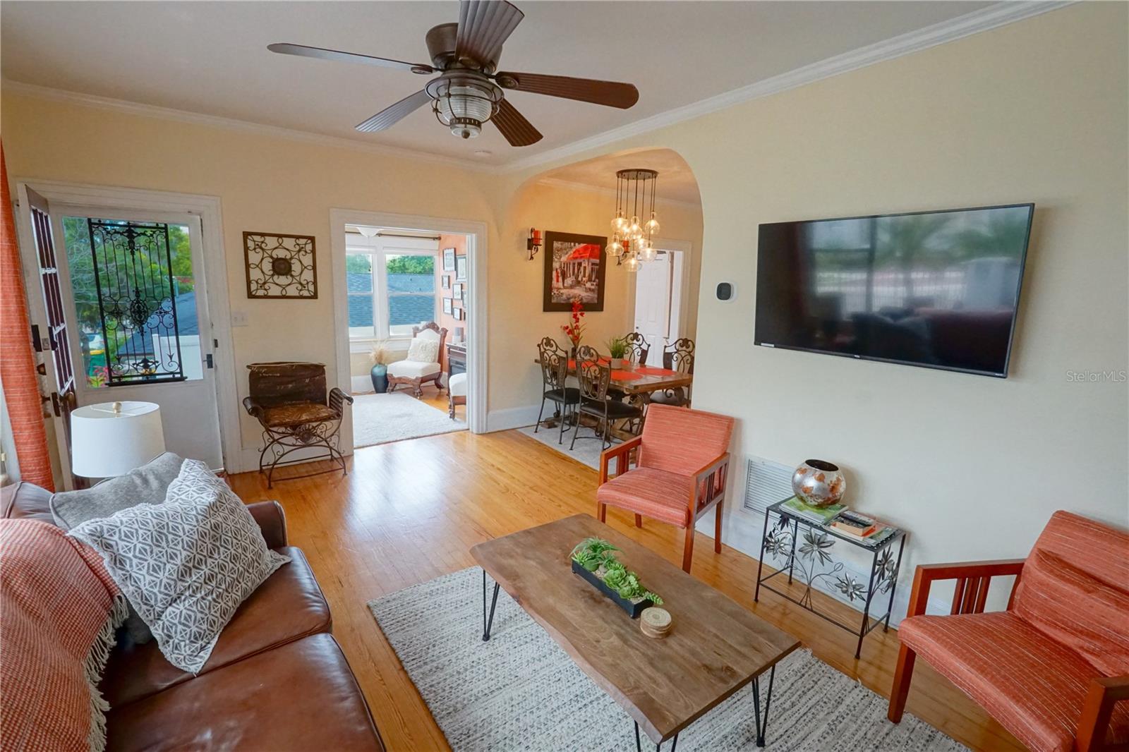 229 E 6TH AVE, MOUNT DORA, FL, 32757