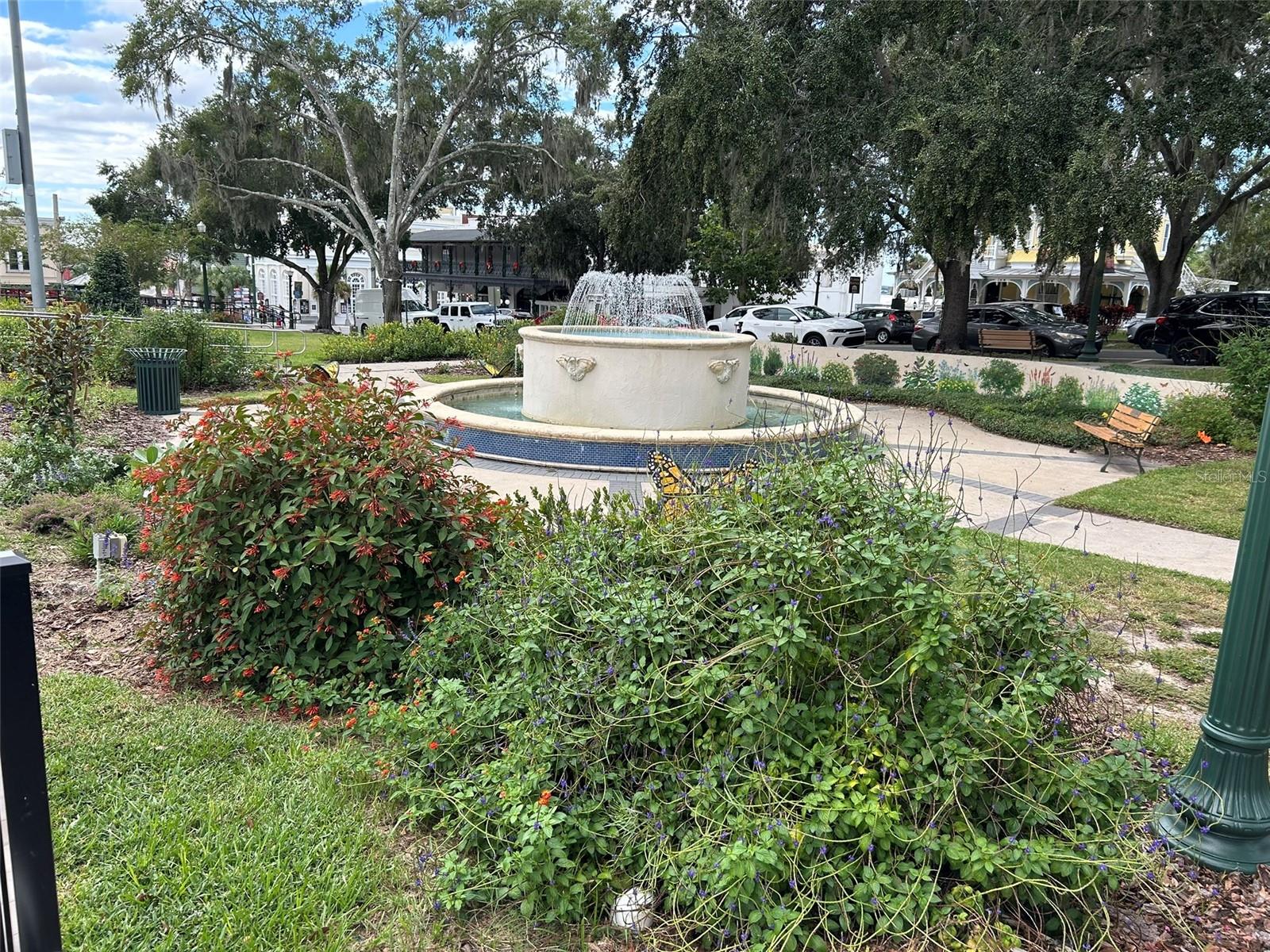 229 E 6TH AVE, MOUNT DORA, FL, 32757