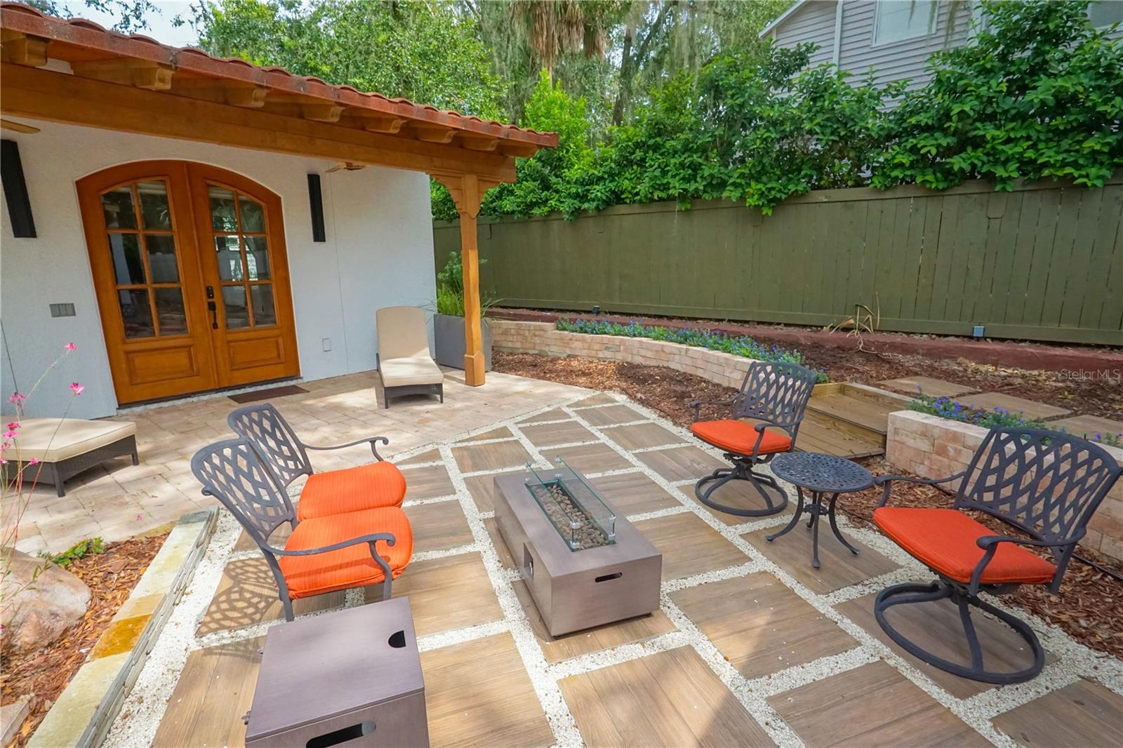 229 E 6TH AVE, MOUNT DORA, FL, 32757