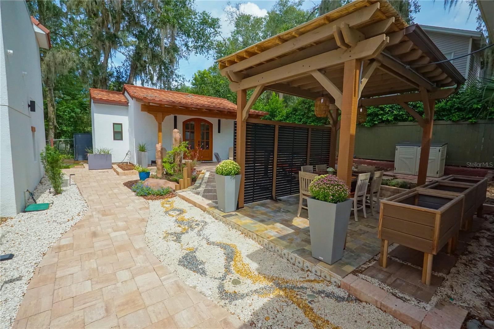 229 E 6TH AVE, MOUNT DORA, FL, 32757