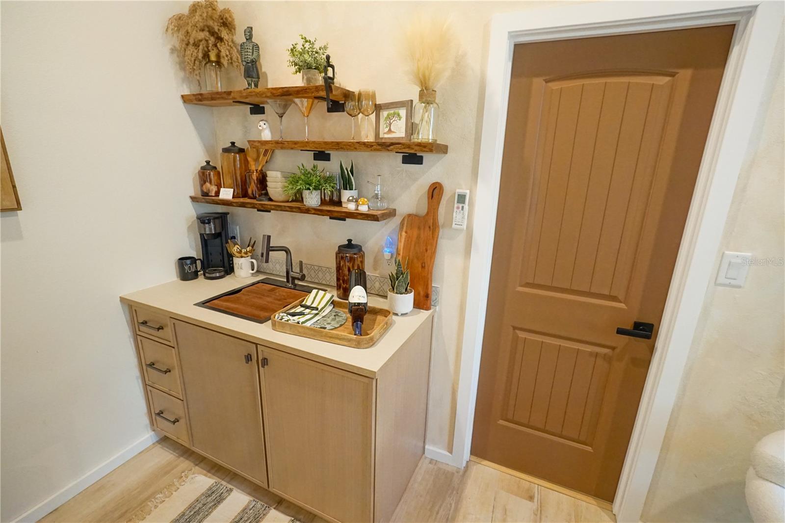 229 E 6TH AVE, MOUNT DORA, FL, 32757