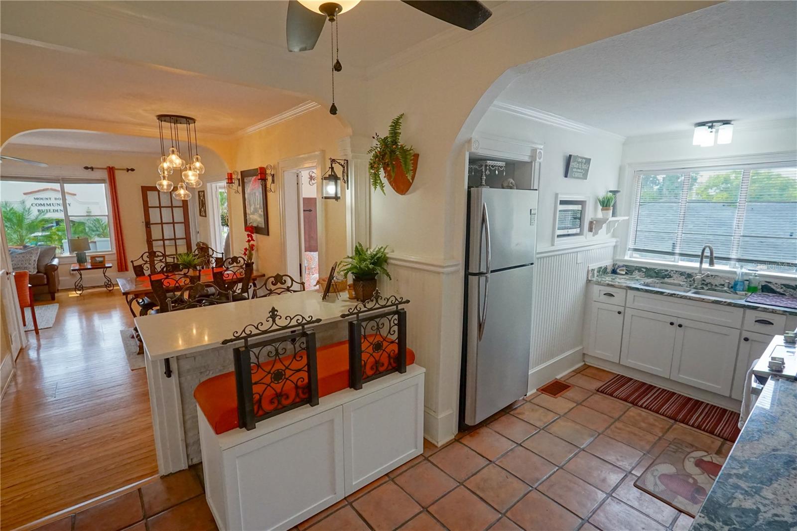 229 E 6TH AVE, MOUNT DORA, FL, 32757