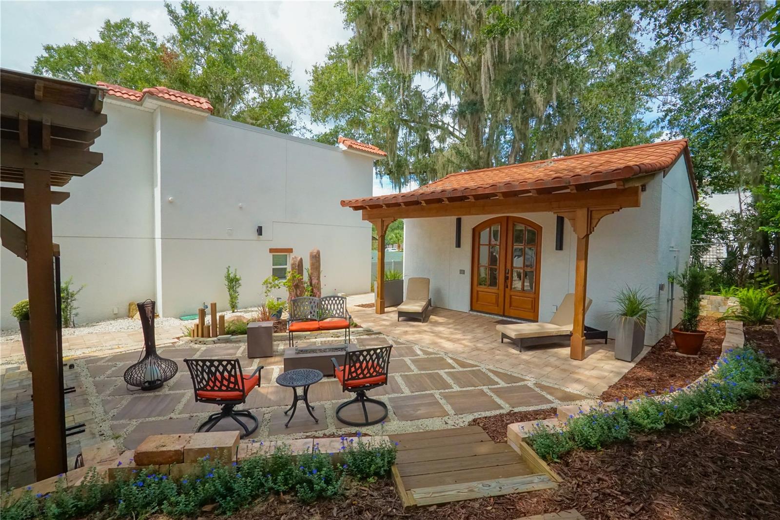 229 E 6TH AVE, MOUNT DORA, FL, 32757