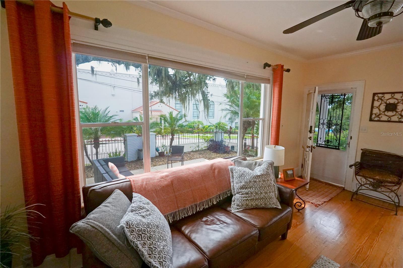 229 E 6TH AVE, MOUNT DORA, FL, 32757