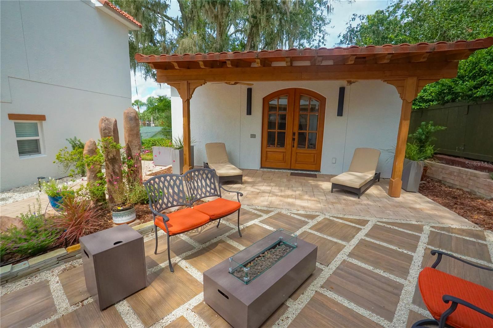 229 E 6TH AVE, MOUNT DORA, FL, 32757