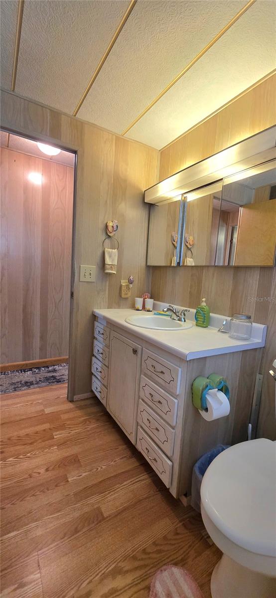 TB8440874 Property Photo