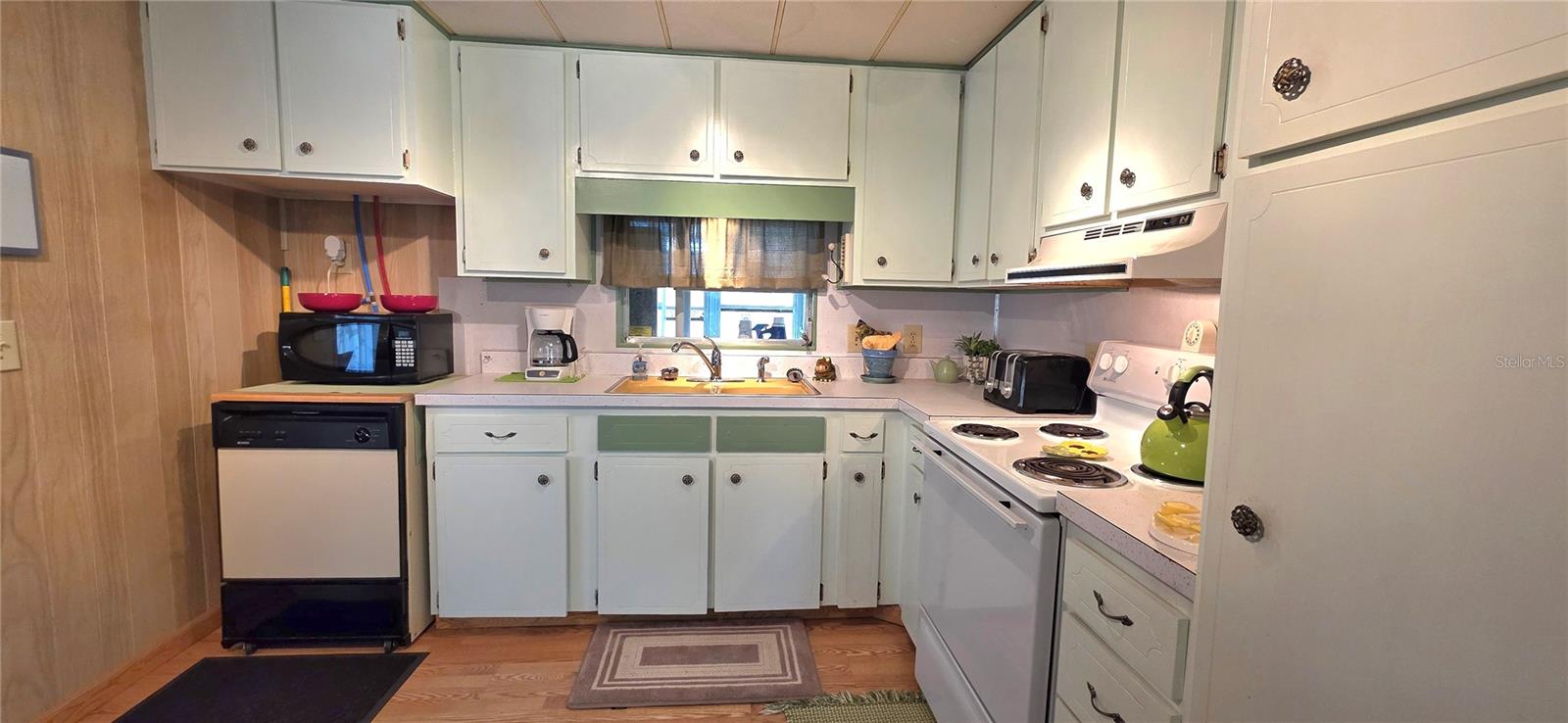 TB8440874 Property Photo