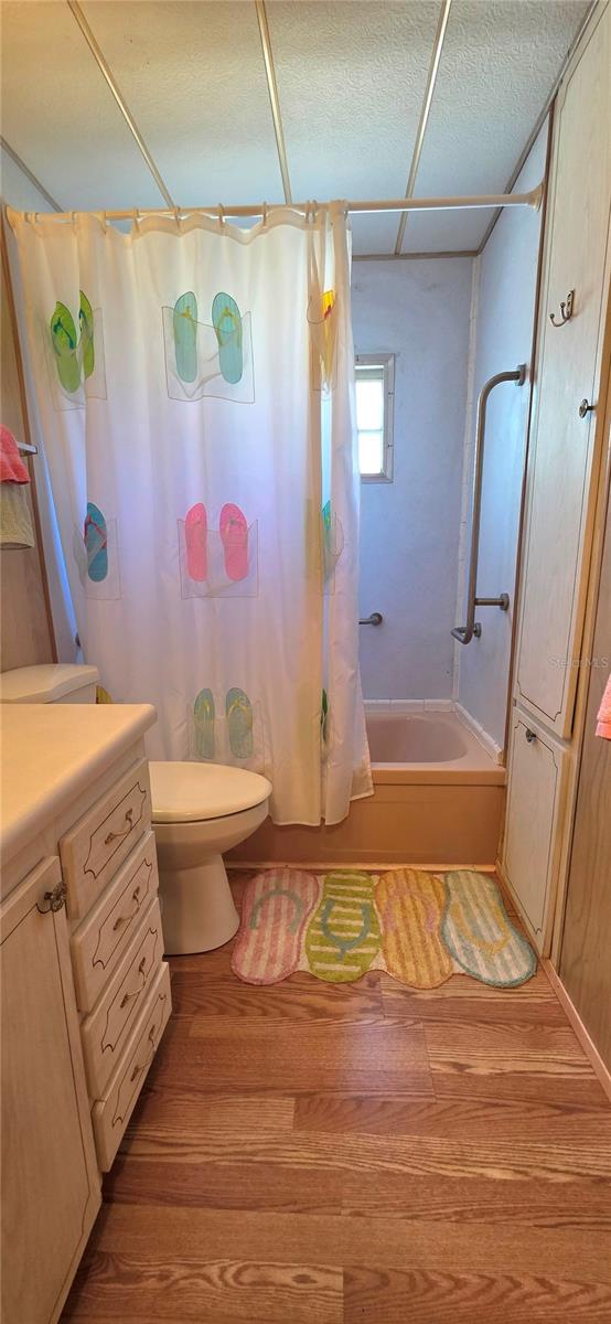 TB8440874 Property Photo