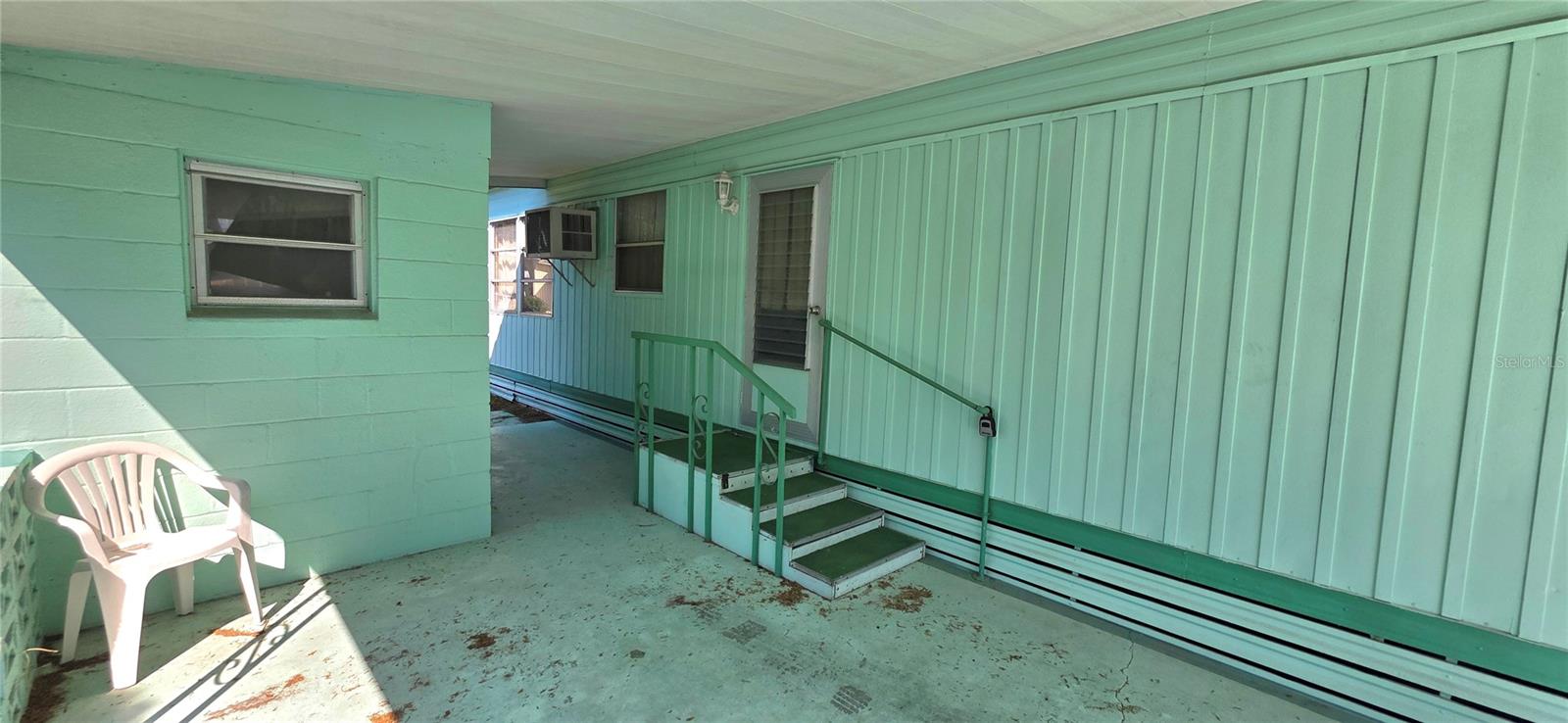 TB8440874 Property Photo