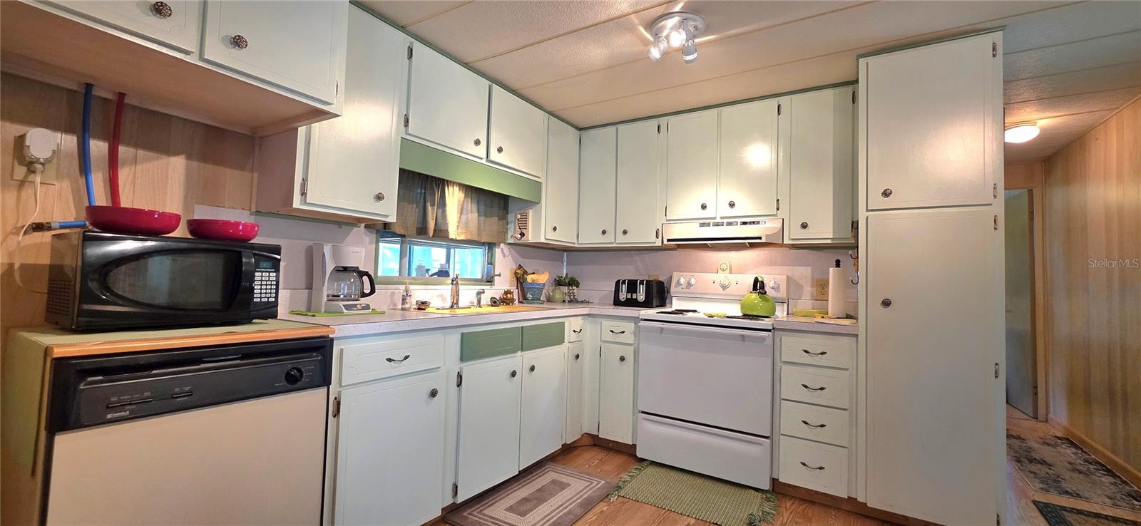 TB8440874 Property Photo