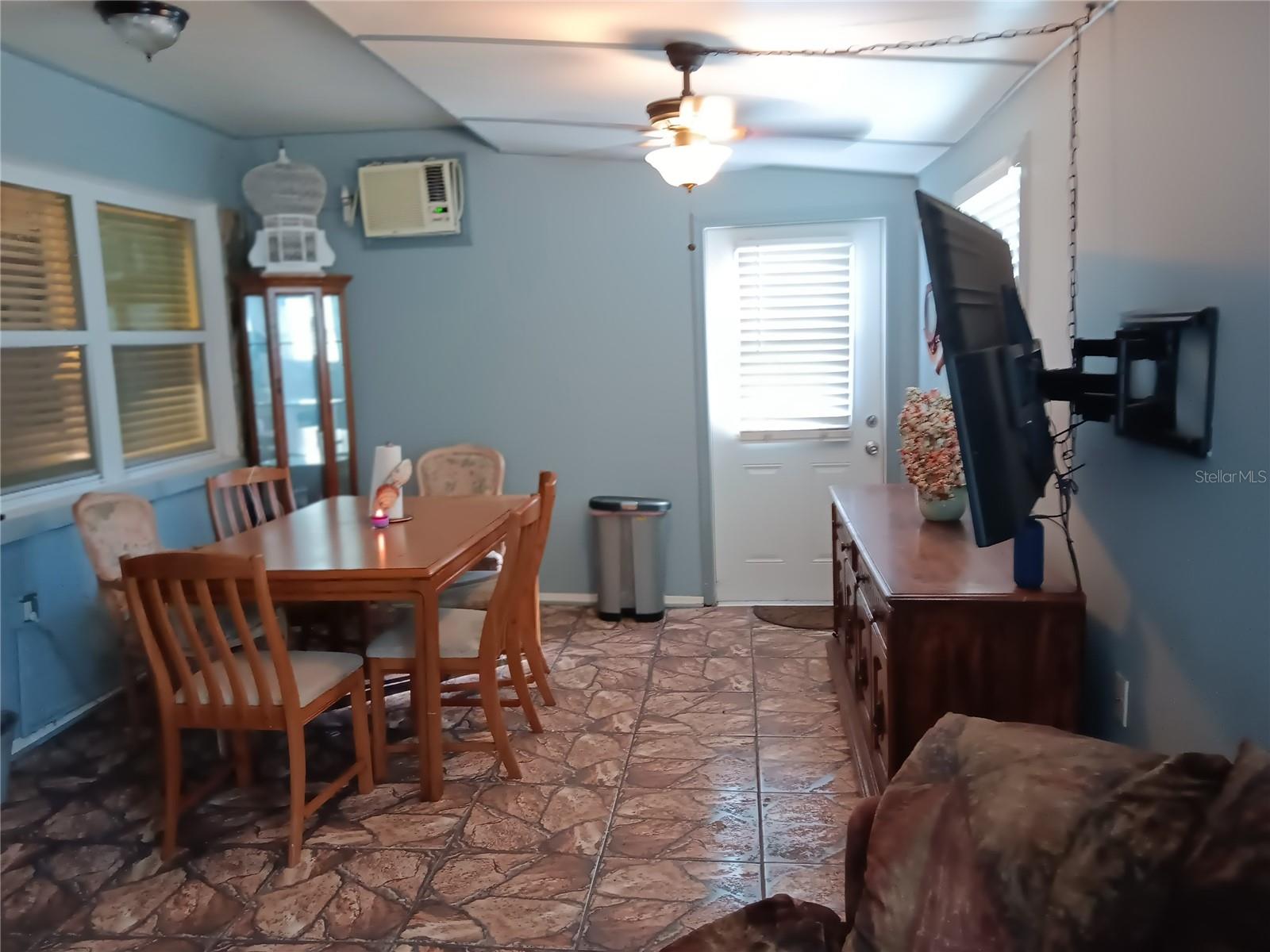 Front Florida Room