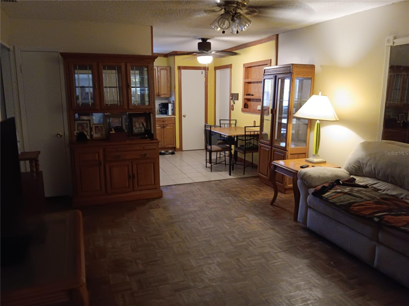 Living Room / Kitchen