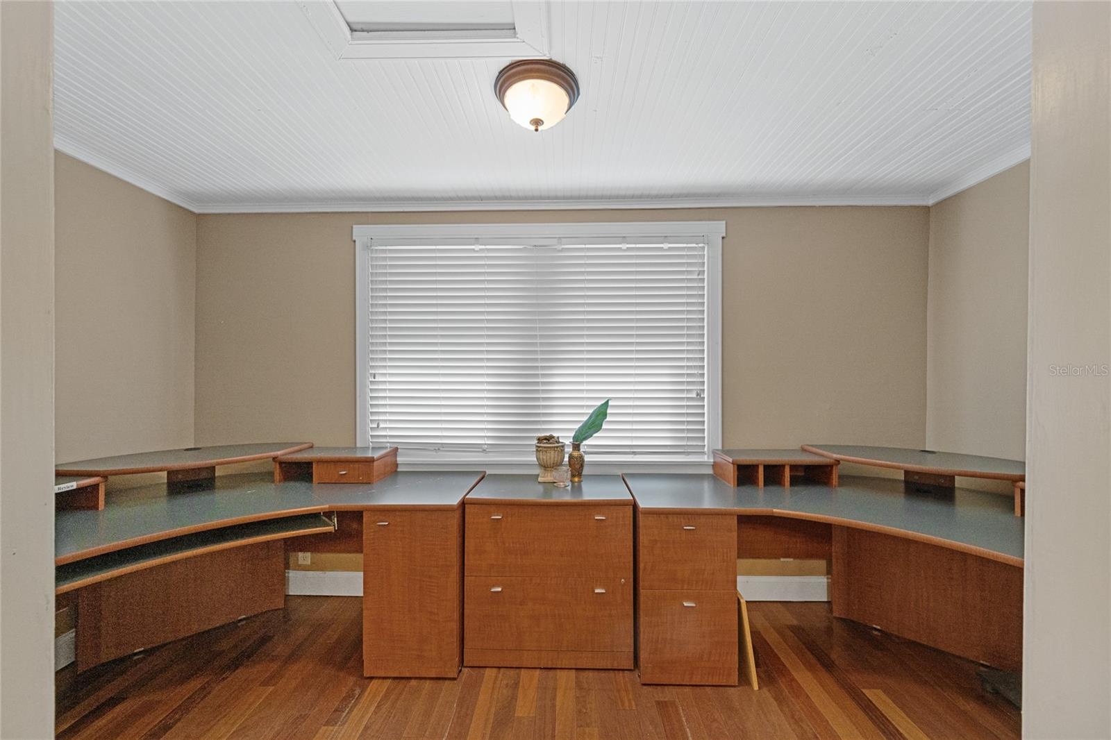 O6354921 Property Photo