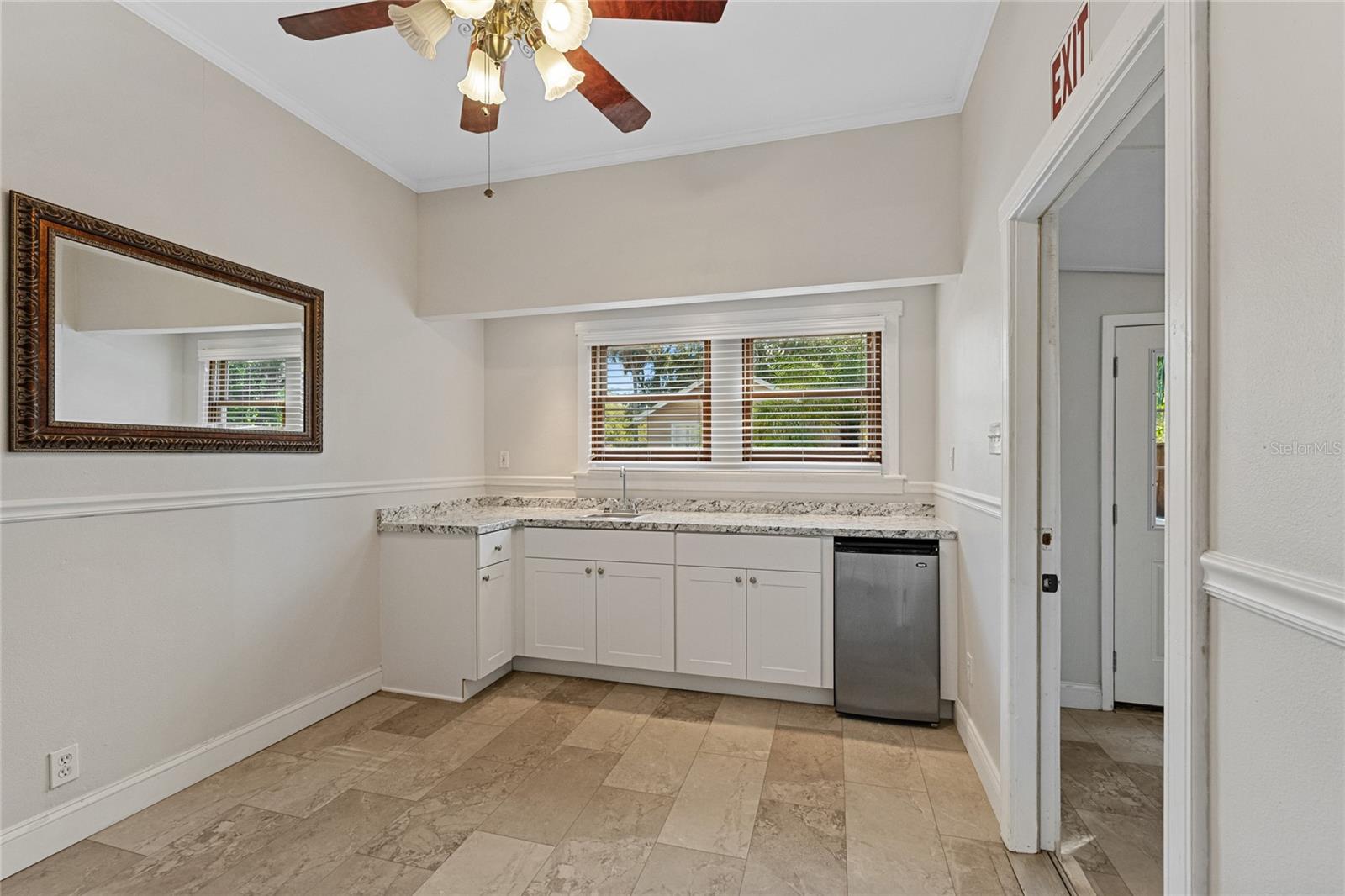 O6354921 Property Photo