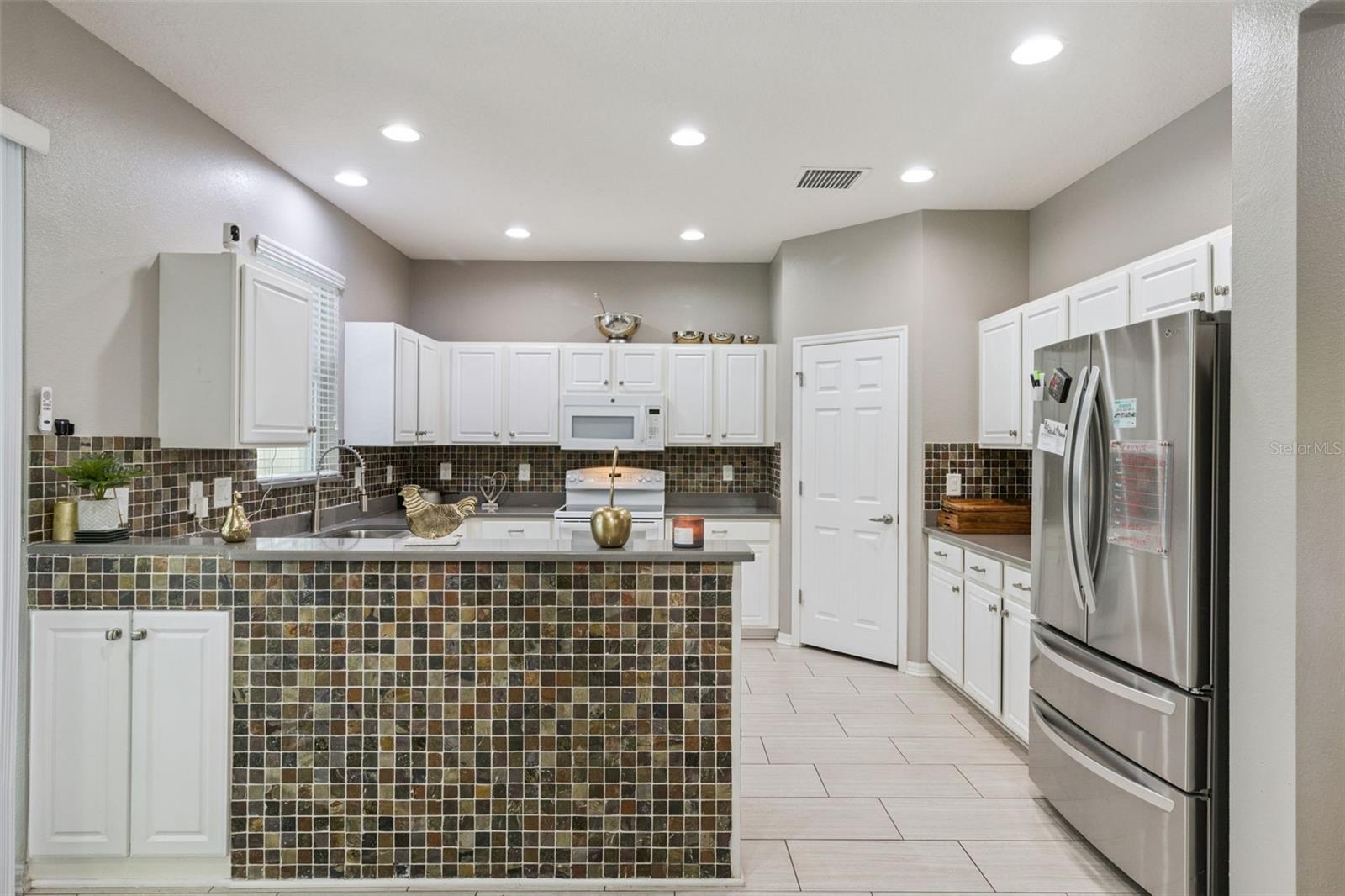 12004 RAMBLING STREAM DR, RIVERVIEW, FL, 33569