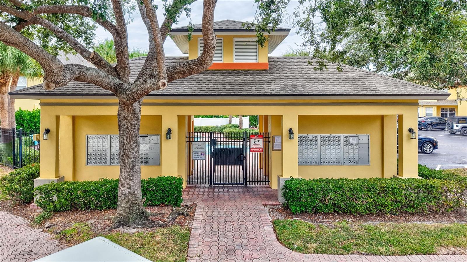 3855 ISLAND WAY, ST PETERSBURG, FL, 33705