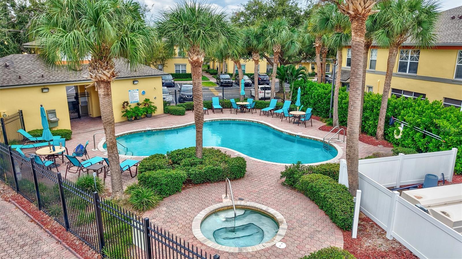 3855 ISLAND WAY, ST PETERSBURG, FL, 33705