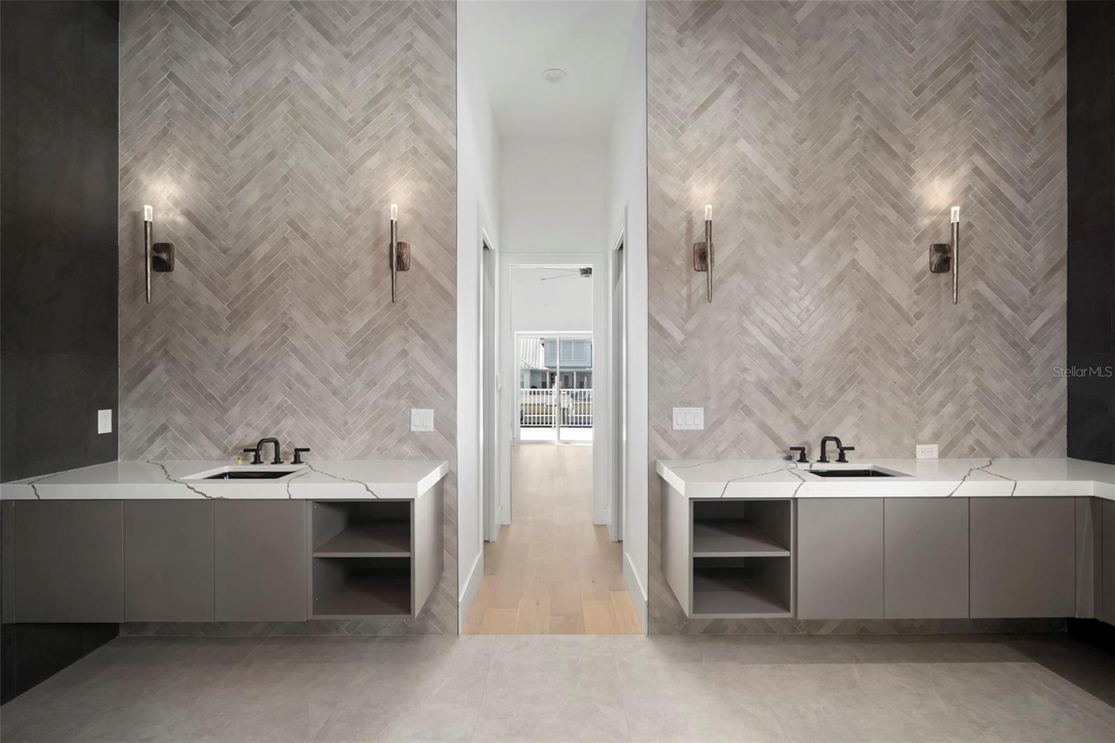 3 HAMMOCK BAY BLVD, APOLLO BEACH, FL, 33572