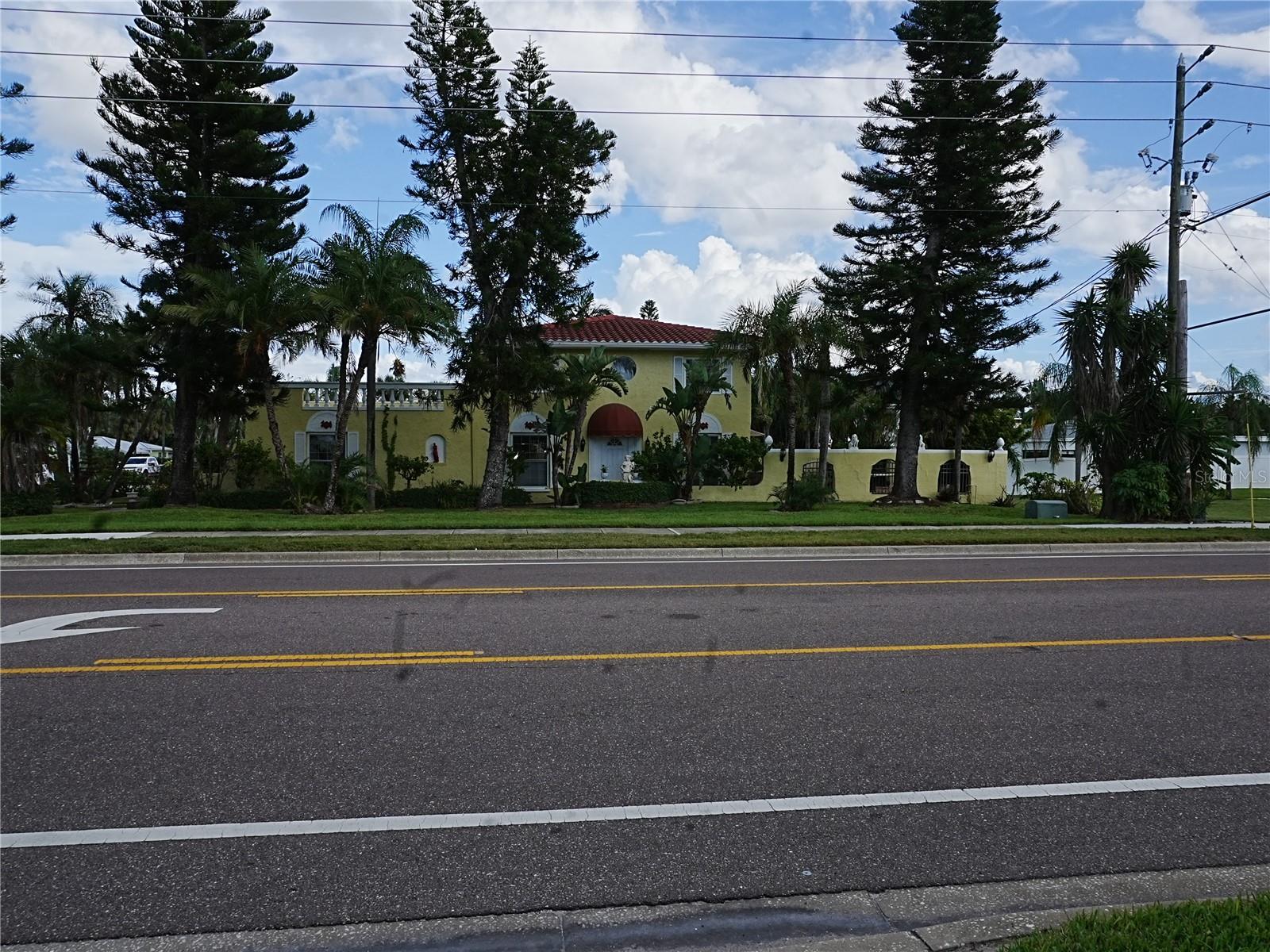 305 GULF BLVD, BELLEAIR BEACH, FL, 33786