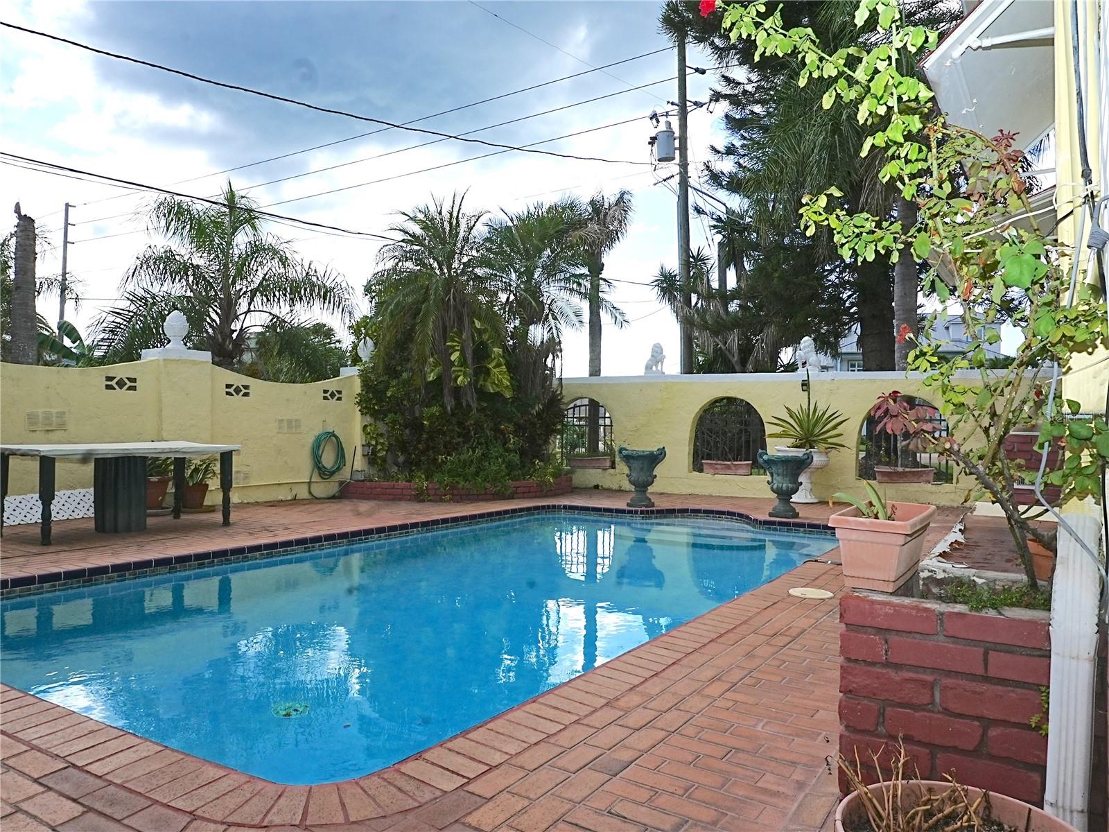 305 GULF BLVD, BELLEAIR BEACH, FL, 33786