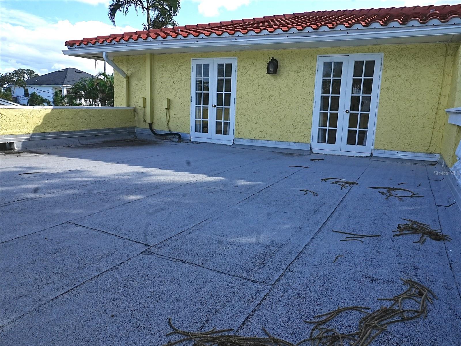 305 GULF BLVD, BELLEAIR BEACH, FL, 33786