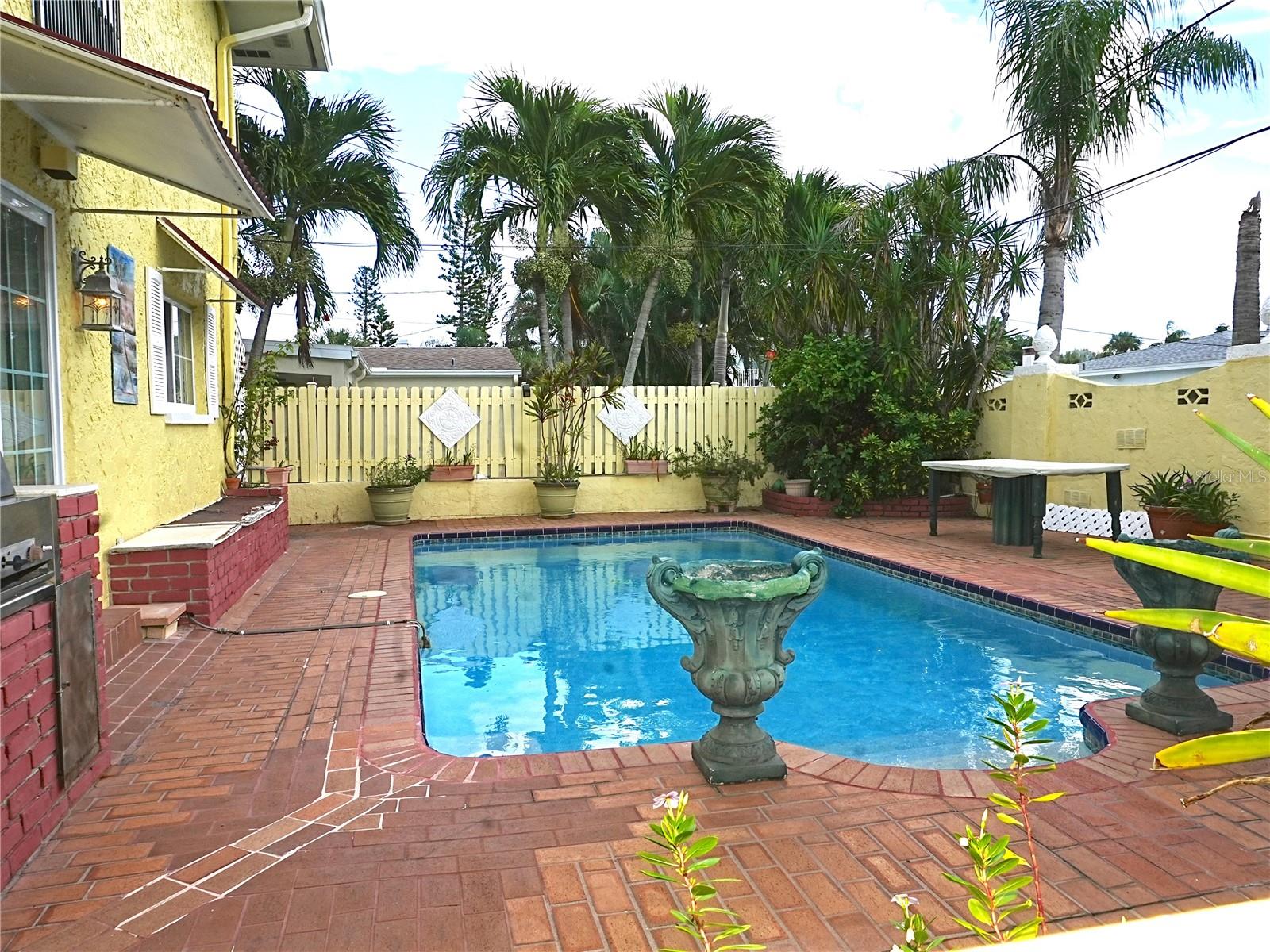 305 GULF BLVD, BELLEAIR BEACH, FL, 33786