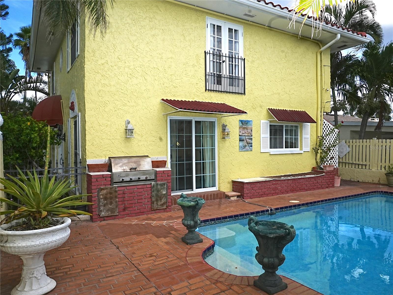 305 GULF BLVD, BELLEAIR BEACH, FL, 33786