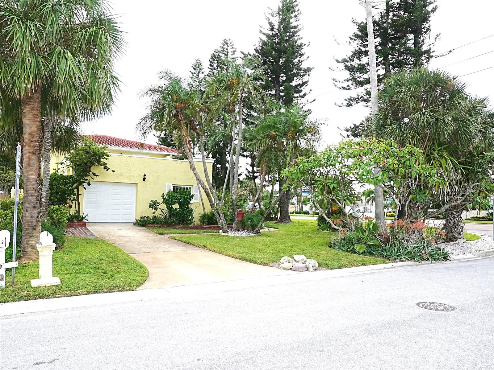 305 GULF BLVD, BELLEAIR BEACH, FL, 33786