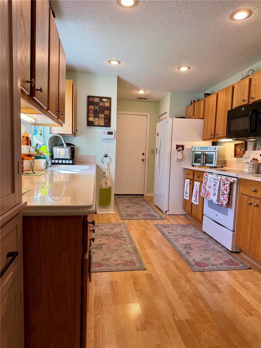 2305 OLIVE BRANCH DR, SUN CITY CENTER, FL, 33573