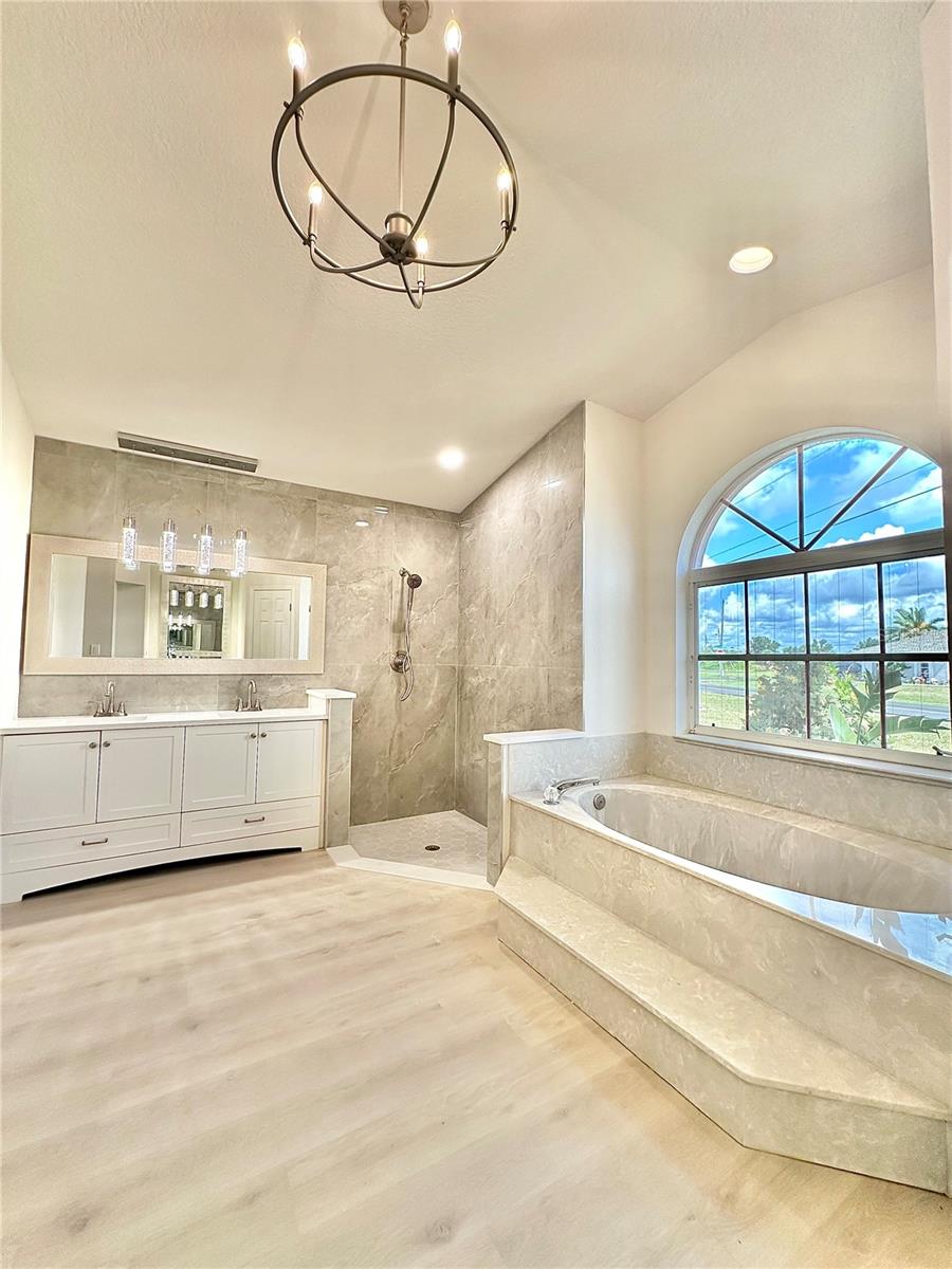 1 CLUBHOUSE RD, ROTONDA WEST, FL, 33947