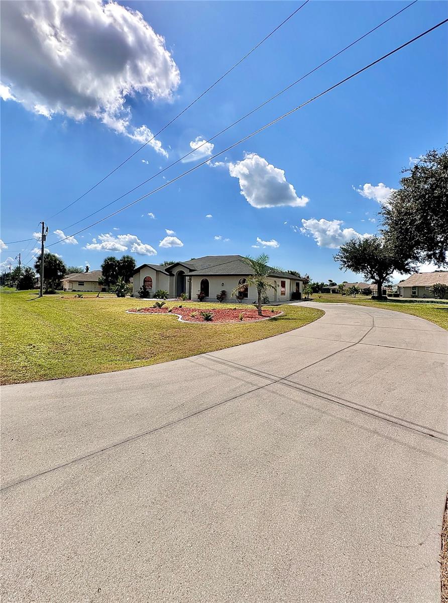 1 CLUBHOUSE RD, ROTONDA WEST, FL, 33947