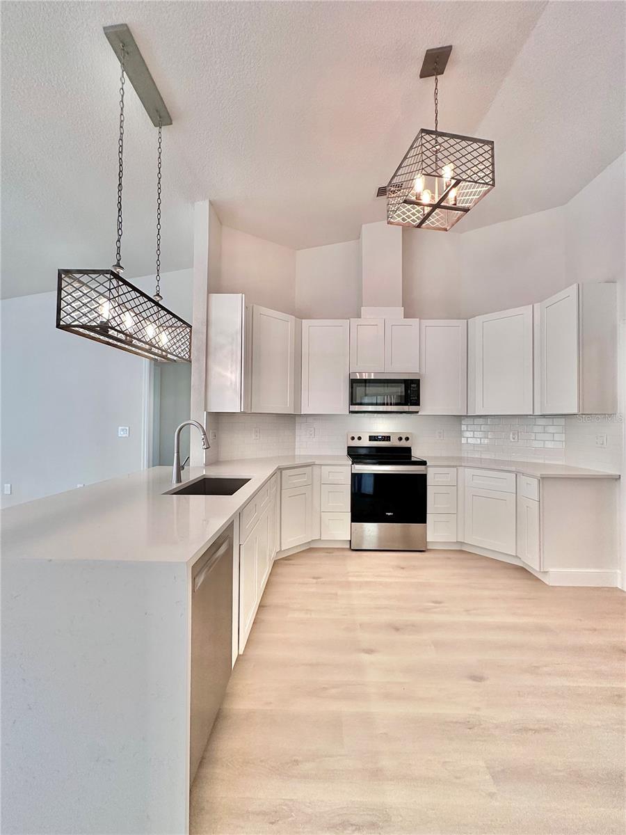 1 CLUBHOUSE RD, ROTONDA WEST, FL, 33947