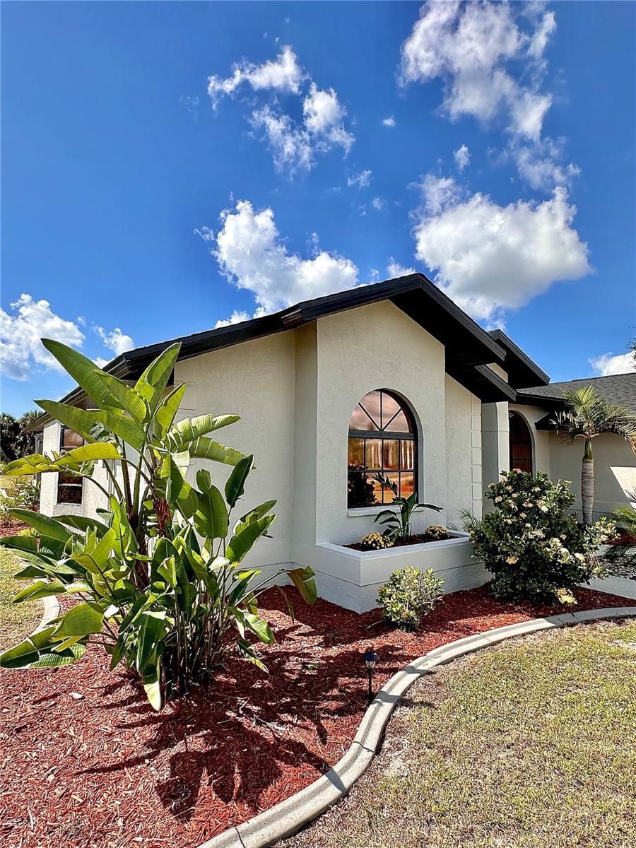 1 CLUBHOUSE RD, ROTONDA WEST, FL, 33947