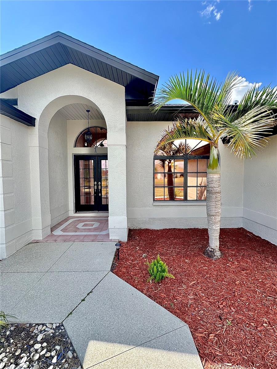 1 CLUBHOUSE RD, ROTONDA WEST, FL, 33947