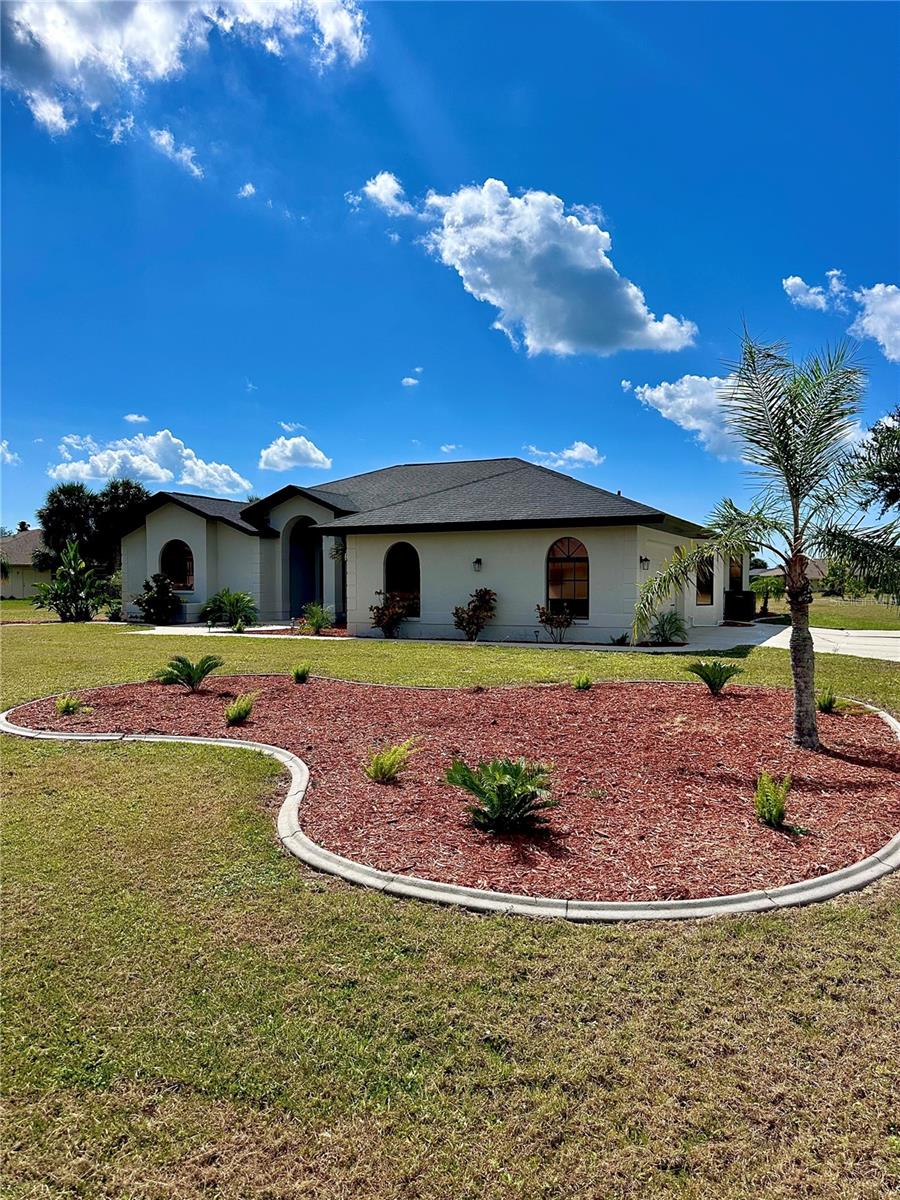 1 CLUBHOUSE RD, ROTONDA WEST, FL, 33947