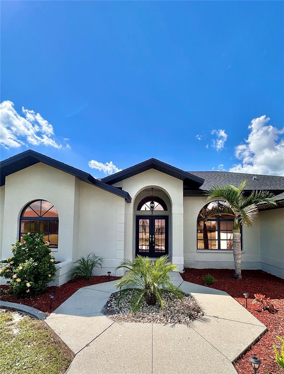 1 CLUBHOUSE RD, ROTONDA WEST, FL, 33947