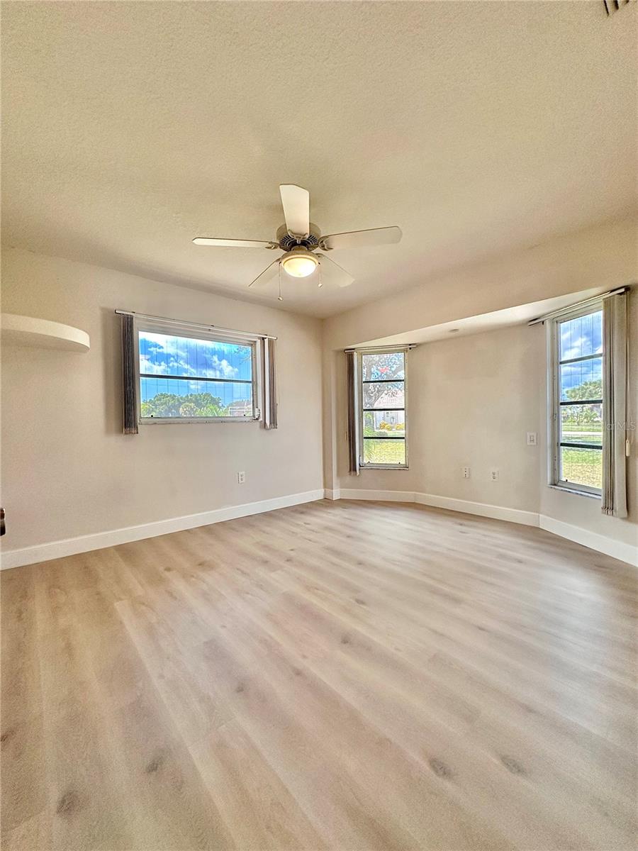 1 CLUBHOUSE RD, ROTONDA WEST, FL, 33947