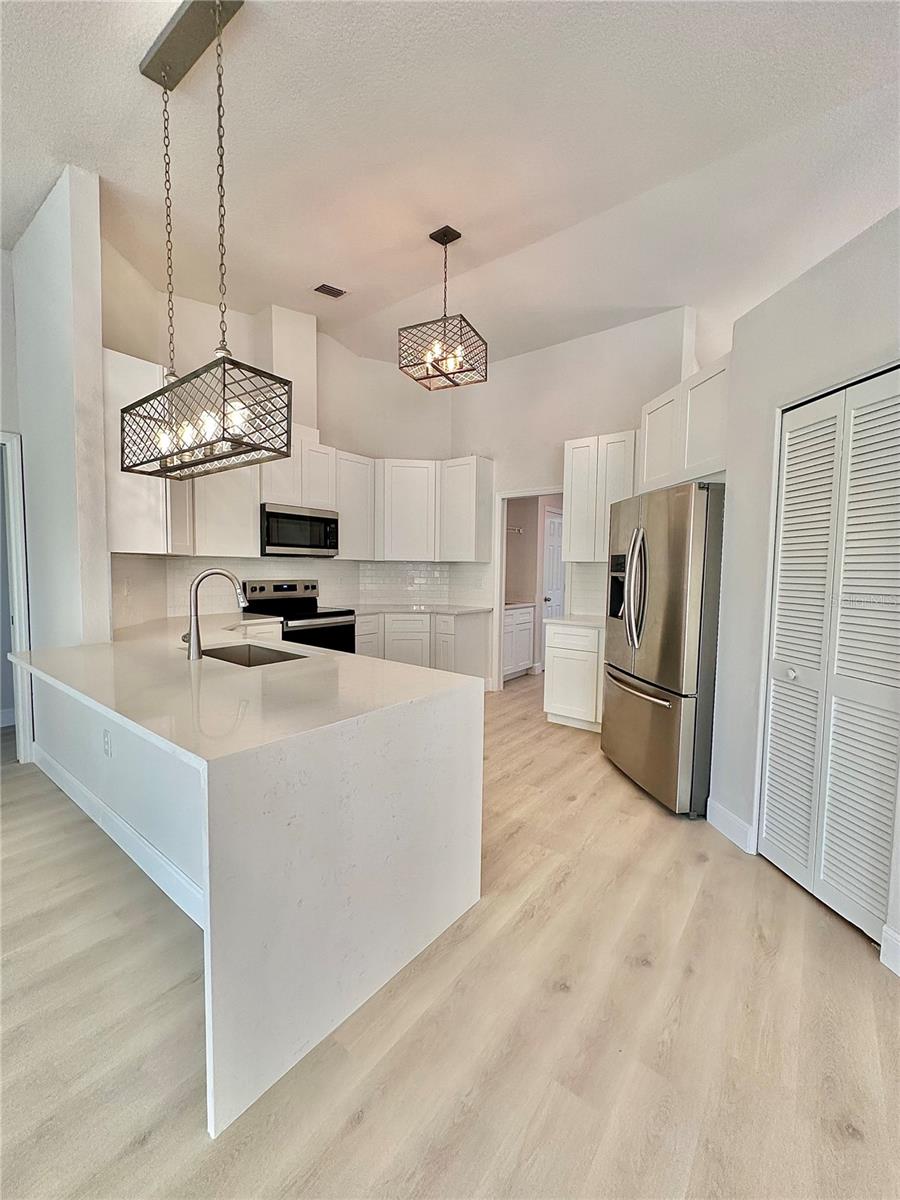 1 CLUBHOUSE RD, ROTONDA WEST, FL, 33947